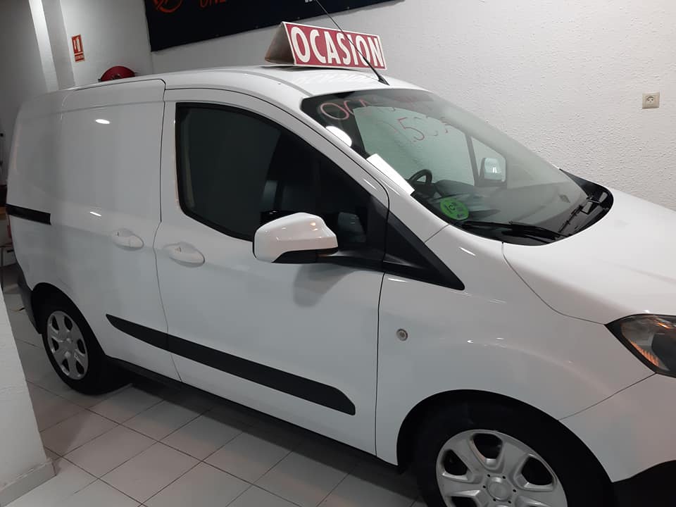 Ford Transit Courier Ecoboost
